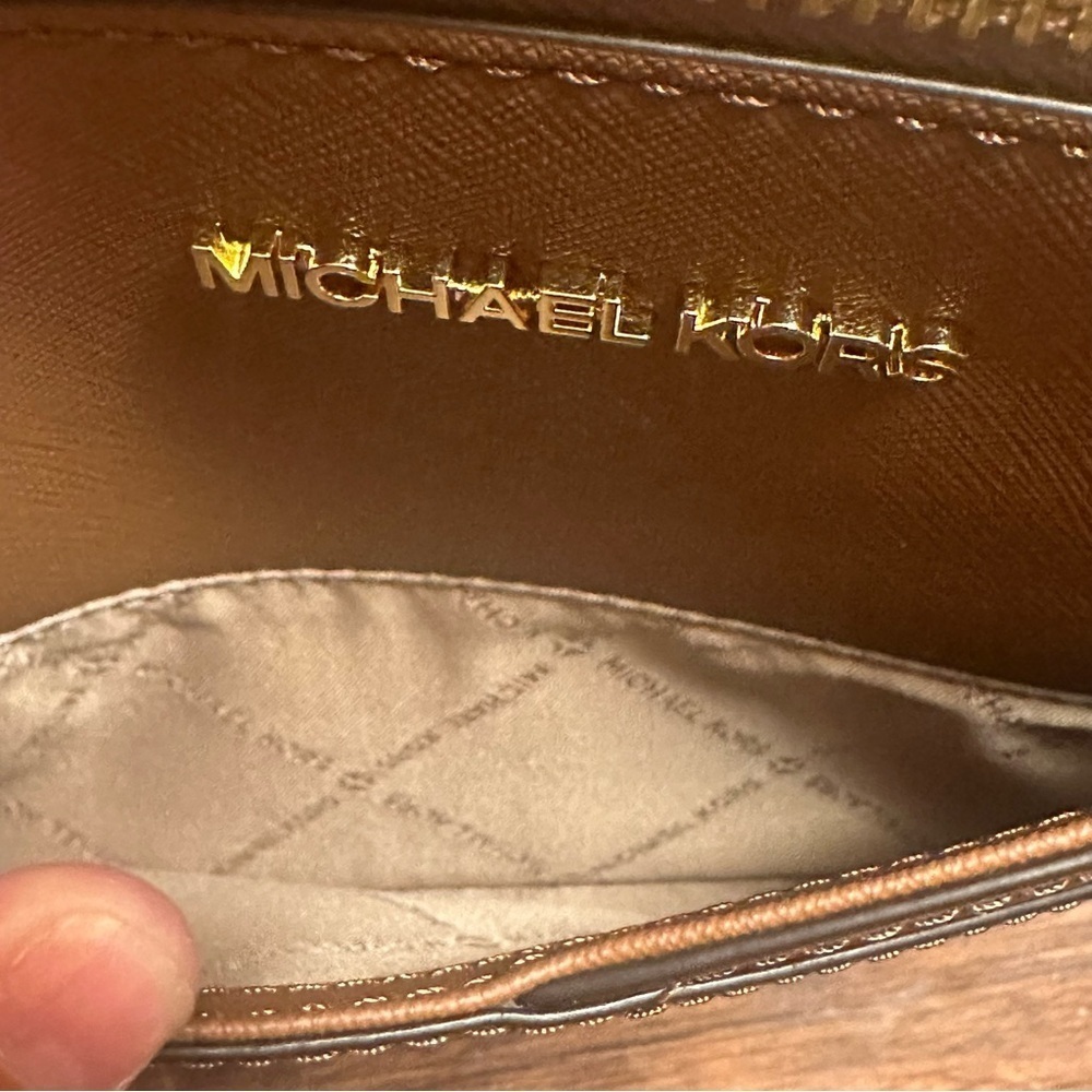 Michael Kors Jet Set Travel Medium Dome Crossbody Bag Purse Luggage Brown NWT - Picture 14 of 15